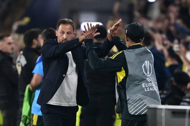 Fenerbahce v Nice - UEFA Europa League ISTANBUL, TURKIYE - OCTOBER 2: Head coach of Fenerbahce Domenico Tedesco reacts during UEFA Europa League football match between Fenerbahce and Nice at Chobani Stadium in Istanbul, Turkiye on October 2, 2025 Serhat Cagdas Anadolu Istanbul Turkey. Editorial use only. Please get in touch for any other usage.  Copyright: x2025xAnadoluxSerhatxCagdasx