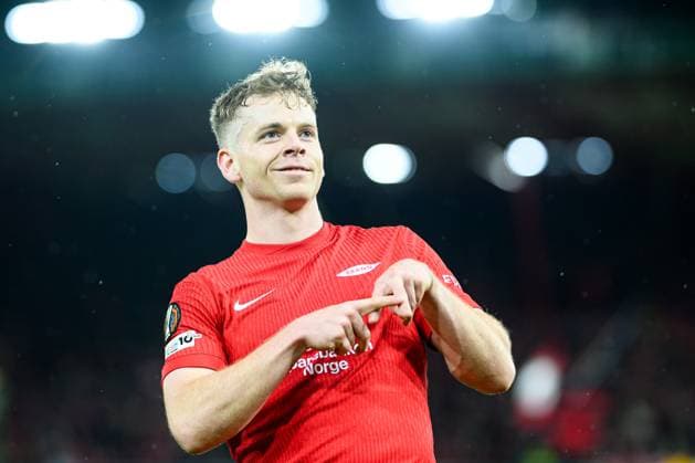 251002 Saevar Atli Magnusson of Brann celebrates after 1-0 during the UEFA Europa League football match between Brann and Utrecht on October 2, 2025 in Bergen. Photo: Vegard Grott BILDBYRAN kod VG VG0816 bbeng fotboll football soccer fotball uefa europa league europa league skb brann utrechtbbauto jubel Copyright: VEGARDxGRoTT BB251002VG014