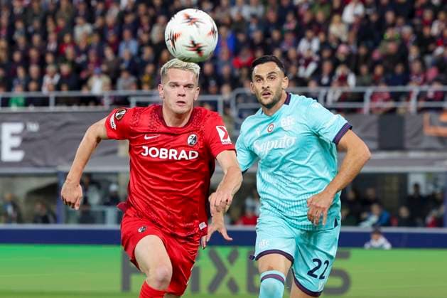 Matthias Ginter (SC Freiburg) und Jens Odgaard (FC Bologna) kaempfen um den Ball, UEFA Europa League 2025 26 League Phase MD2, Bologna FC 1909 v SC Freiburg, Stadio Renato Dall Ara am 02. October 2025 in Bologna, Italien. (Foto von Marco Steinbrenner DeFodi Images) Matthias Ginter (SC Freiburg) und Jens Odgaard (FC Bologna) battle for the ball, UEFA Europa League 2025 26 League Phase MD2, Bologna FC 1909 v SC Freiburg, Stadio Renato Dall Ara, October 2, 2025 in Bologna, Italy. (Photo by Marco Steinbrenner DeFodi Images) Matthias Ginter SC Freiburg and Jens Odgaard FC Bologna battle for the ball, UEFA Europa League 2025 26 League Phase MD2, Bologna FC 1909 v SC Freiburg, Stadio Renato Dall Ara, October 2, 2025 in Bologna, Italy Photo by Marco Steinbrenner DeFodi Images Matthias Ginter SC Freiburg and Jens Odgaard FC Bologna battle for the ball, UEFA Europa League 2025 26 League Phase MD2, Bologna FC 1909 v SC Freiburg, Stadio Renato Dall Ara, October 2, 2025 in Bologna, Italy Photo by Marco Steinbrenner DeFodi Images