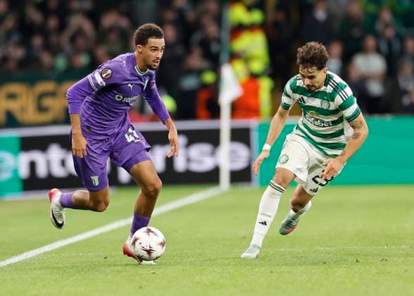 Celtic v S.C. Braga UEFA Europa League Yanis Da Rocha of S.C. Braga (left) and Sebastian Tounekti of Celtic in action during the UEFA Europa League match at Celtic Park, Glasgow UK Newspapers OUT Copyright: xFredxPalmerx FIL-22308-0067