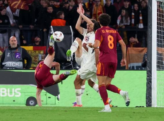 October 2, 2025, Roma, Roma, Italia: Evan Ferguson of AC Roma During the 2025 26 Europa League football match between Roma and Lille at the Stadio Olimpico in Rome on October 2, 2025..Photo: Roma Italia - ZUMAs236 20251002_aap_s236_052 Copyright: xFabioxSassox