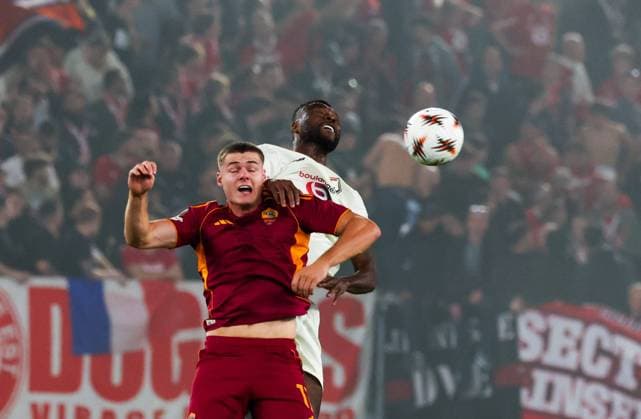 October 2, 2025, Roma, Roma, Italia: Evan Ferguson of AC Roma During the 2025 26 Europa League football match between Roma and Lille at the Stadio Olimpico in Rome on October 2, 2025..Photo: Roma Italia - ZUMAs236 20251002_aap_s236_065 Copyright: xFabioxSassox