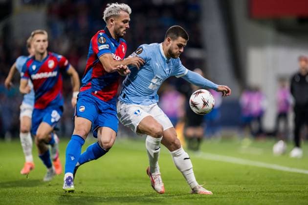 251002 Tomas Ladra of Viktoria Plzen and Gabriel Busanello of Malmö FF during the UEFA Europa League football match between Viktoria Plzen and Malmö FF on October 2, 2025 in Plzen. Photo: Petter Arvidson BILDBYRAN kod PA PA1092 fotboll football soccer fotball uefa europa league europa league viktoria plzen malmö ff bbeng Copyright: PETTERxARVIDSON BB251002PA166