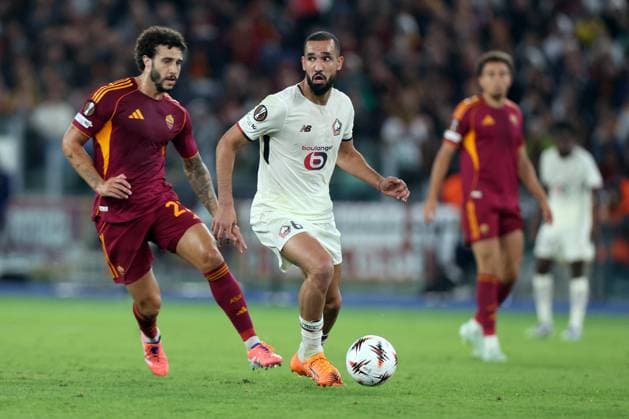 CALCIO - UEFA Europa League - AS Roma vs LOSC Lille Rome, Italy - October 2, 2025: Mario Hermoso of Roma, Nabil Bentaleb of Lille seen in action during the UEFA League 2025 2026, day 2, between AS Roma vs LOSC Lille at Olympic stadium in Rome Rome Italy  Copyright: xIPAxSport ABACAx
