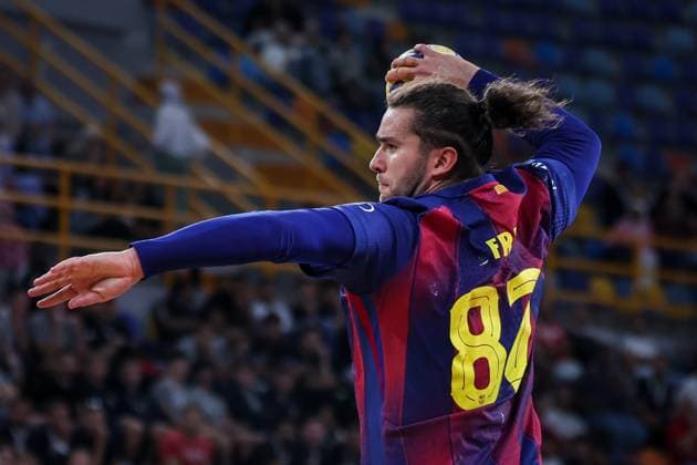 Veszprem HC V FC Barcelona, Barca - 18th IHF Men s Handball Club World Championship, WM, Weltmeisterschaft 2025 - FINAL Luis Diogo DA SOUSA FRADE of FC Barcelona participates in the 18th IHF Men s Handball Club World Championship 2025 Final match between Veszprem HC and FC Barcelona in Cairo, Egypt, on October 2, 2025. Cairo Egypt  Copyright: xAymanxArefx originalFilename:aref-notitle251002_npyXy.jpg