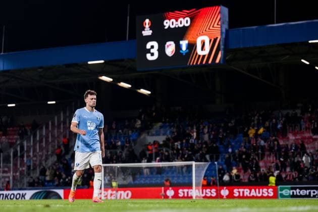 251002 Colin Rösler of Malmö FF looks dejected after the UEFA Europa League football match between Viktoria Plzen and Malmö FF on October 2, 2025 in Plzen. Photo: Petter Arvidson BILDBYRAN kod PA PA1092 fotboll football soccer fotball uefa europa league europa league viktoria plzen malmö ff bbeng depp Copyright: PETTERxARVIDSON BB251002PA207