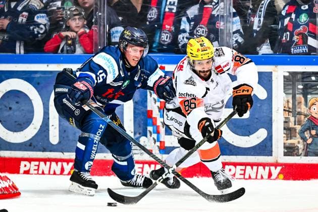 Matias Lassen (Iserlohn Roosters, 15) Cameron Brace (Loewen Frankfurt, 86), GER, Iserlohn Roosters vs. Loewen Frankfurt, Eishockey, Penny-DEL, 7. Spieltag, Spielzeit 2025 2026, 02.10.2025, GER, Iserlohn Roosters vs. Loewen Frankfurt, Eishockey, Penny-DEL, 7. Spieltag, Spielzeit 2025 2026, 02.10.2025 Iserlohn *** Matias Lassen Iserlohn Roosters, 15 Cameron Brace Loewen Frankfurt, 86 , GER, Iserlohn Roosters vs Loewen Frankfurt, Ice Hockey, Penny DEL, Matchday 7, Season 2025 2026, 02 10 2025, GER, Iserlohn Roosters vs Loewen Frankfurt, Ice Hockey, Penny DEL, Matchday 7, Season 2025 2026, 02 10 2025 Iserlohn Copyright: xJonasxBrockmann Eibner-Pressefotx EP_JBN