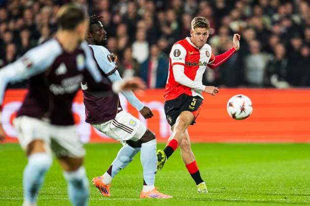 UEFA Europa League: Feyenoord Rotterdam v Aston Villa F.C. Rotterdam - Gijs Smal of Feyenoord during the second match of the UEFA Europa League 2025 2026. The match is set between Feyenoord Rotterdam and Aston Villa F.C. at Stadion Feijenoord De Kuip on 2 October 2025 in Rotterdam, The Netherlands. Copyright: xYannickxVerhoevenx