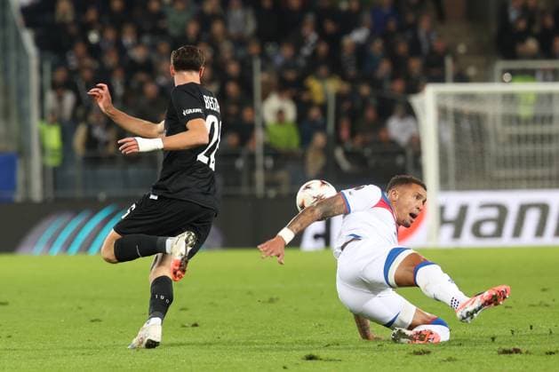 SOCCER - UEFA EL, Sturm vs Glasgow GRAZ,AUSTRIA,02.OCT.25 - SOCCER - UEFA Europa League, SK Sturm Graz vs Glasgow Rangers FC. Image shows Belmin Beganovic (Sturm) and James Tavernier (Rangers).  GEPAxpictures xChrisxBauer