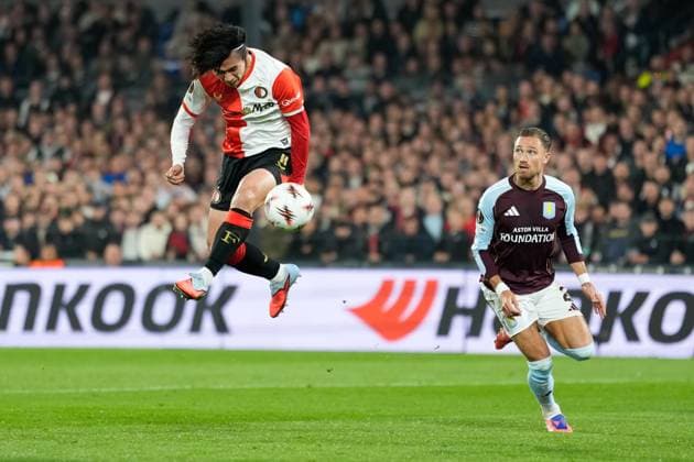 ROTTERDAM, 02-10-2025, Stadium de Kuip , season 2025 2026 , Europa League football . Match between Feyenoord and Aston Villa , Picture shows Feyenoord player Ayase Ueda Feyenoord - Aston Villa  x31325243x Copyright: