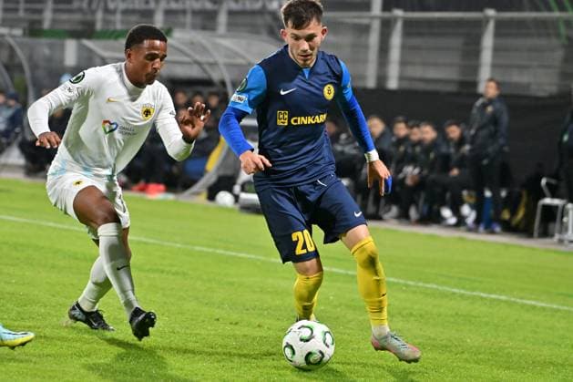 Celje, Slovenia, October 02nd 2025, Nikita Iosifov of Celje (R) in action against Niclas Eliasson of AEK Athens (L) during the UEFA Conference League, League phase Matchday 1, between Celje (Slovenia) and AEK Athens (Greece) at Stadion Celje, Celje, Slovenia. (Photo by Igor Kupljenik Sports Press Photo) Copyright: xIgorxKupljenikx xSPPx Sportspressphoto_SPR36657