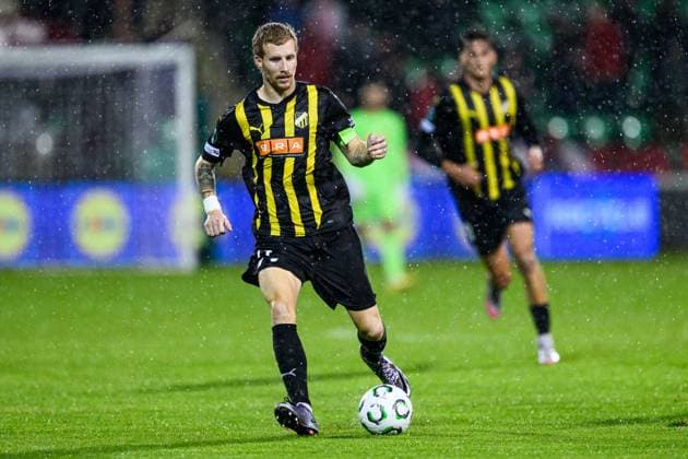 251002 Simon Gustafson of Häcken during the UEFA Conference League football match between Shelbourne FC and Häcken on October 2, 2025 in Dublin. Photo: Carl Sandin BILDBYRAN kod CS CS0783 fotboll football soccer fotball uefa conference league conference league shelbourne fc häcken bbeng bbauto Copyright: CARLxSANDIN BB251002CS060