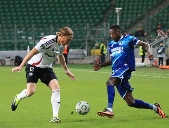 Legia Warszawa v Samsunspor - UEFA Conference League WARSAW, POLAND - OCTOBER 02: Musaba of Samsunspor in action during UEFA Conference League match between Legia Warszawa and Samsunspor at Marshall Jozef Pilsudsk Stadium in Warsaw, Poland on October 02, 2025. Fatih Mehmet Kurkcu Anadolu Warsaw Poland. Editorial use only. Please get in touch for any other usage.  Copyright: x2025xAnadoluxFatihxMehmetxKurkcux