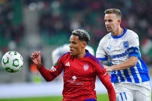 2025.10.02 Sosnowiec Pilka nozna Liga Konferencji Europy UEFA Faza grupowa Sezon 2025 2026 Rakow Czestochowa - Universitatea Craiova N z Michael Ameyaw, Nicusor Bancu Foto Marcin Bulanda PressFocus 2025.10.02 Sosnowiec Football UEFA Europa Conference League Stage Group Season 2025 2026 Rakow Czestochowa - Universitatea Craiova Michael Ameyaw, Nicusor Bancu Credit: Marcin Bulanda PressFocus NEWSPIX.PL --- newspix.pl 