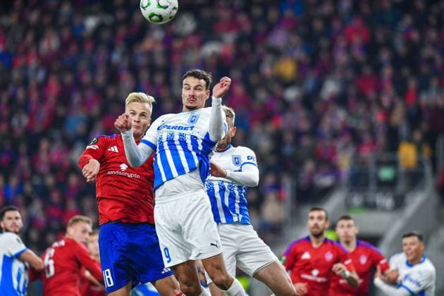 2025.10.02 Sosnowiec Pilka nozna Liga Konferencji Europy UEFA Faza grupowa Sezon 2025 2026 Rakow Czestochowa - Universitatea Craiova N z Jonatan Braut Brunes, Assad Al Hamlawi Foto Marcin Bulanda PressFocus 2025.10.02 Sosnowiec Football UEFA Europa Conference League Stage Group Season 2025 2026 Rakow Czestochowa - Universitatea Craiova Jonatan Braut Brunes, Assad Al Hamlawi Credit: Marcin Bulanda PressFocus NEWSPIX.PL --- newspix.pl 