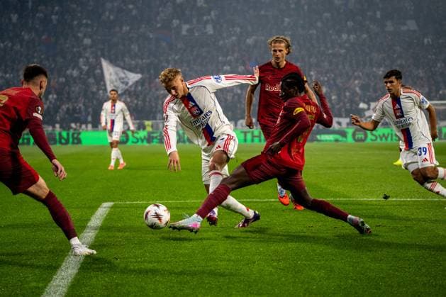 OL - Salzburg à Décines-Charpieu le 2 octobre 2025. Nicolas Liponne MAXPPP - Décines-Charpieu 02 10 2025 Match entre l Olympique Lyonnais (OL) et le Red Bull Salzburg, dans le cadre de la 2e journée de Ligue Europa, au stade de Lyon Groupama Stadium, à Décines-Charpieu le 2 octobre 2025. Match between Olympique Lyonnais (OL) and Red Bull Salzburg, as part of the second day of the Europa League, at the Groupama Stadium in Lyon, Décines-Charpieu, on October 2, 2025. Décines-Charpieu Auvergne-Rhône-Alpes FRANCE  Copyright: xMAXPPPxNicolasxLiponnex NLP202510027270 NLP202510027270