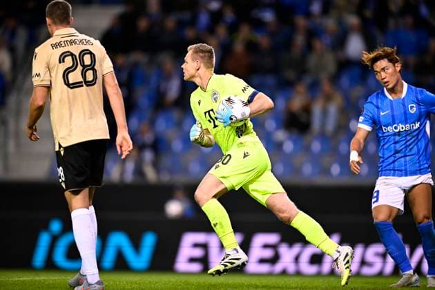 KRC Genk v Ferencvaros - UEFA Europa League GENK, BELGIUM - OCTOBER 02 : Dibusz Denes goalkeeper of Ferencvaros during the UEFA Europa League 2025 26 League Phase MD2 match between KRC Genk and Ferencvaros on October 2, 2025 in Genk, Belgium, 02 10 2025 Genk Belgium  Copyright: xTomasxSiskx