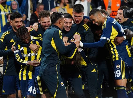 ISTANBUL, TURKEY - OCTOBER 2: Kerem Akturkoglu (7)of Fenerbahce celebrates after scoring the second goal of his team with teammates during the UEFA Europa League 2025 26 League Phase MD2 match between Fenerbahce SK and OGC Nice at Chobani Stadium on October 2, 2025 in Istanbul, Turkey. Istanbul Turkey Copyright: xSeskimphotox Fenerbahce-Nice-021025 (127)