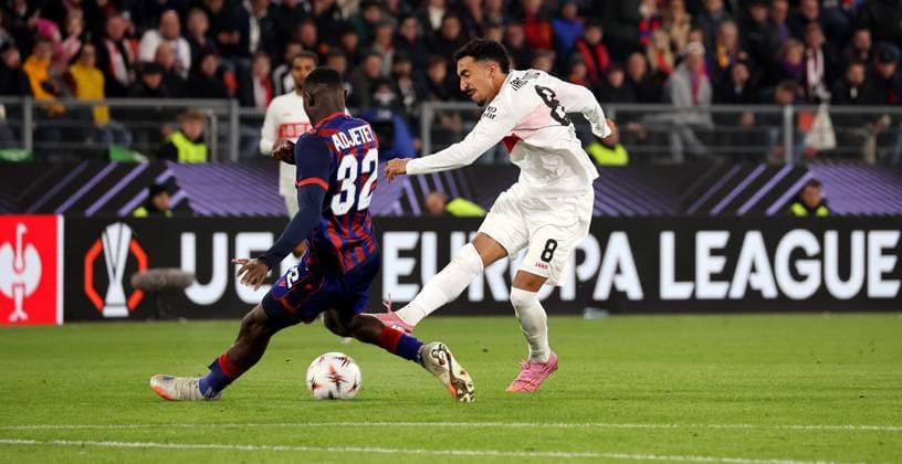 02.10.2025, Schweiz, Basel, Fußball UEFA Europa League, FC Basel vs. VfB Stuttgart, Tiago Tomas (VfB)