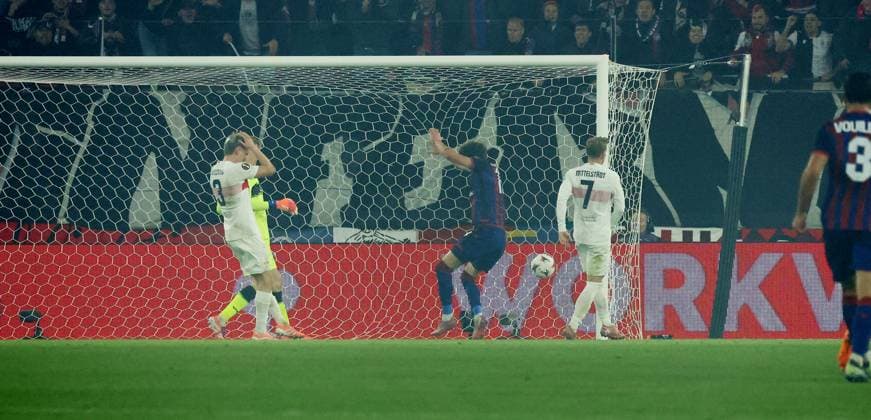 02.10.25 FC Basel - VfB Stuttgart Schweiz, Basel, 02.10.2025, Fussball, UEFA Europa League, FC Basel - VfB Stuttgart: Tor 2:0.