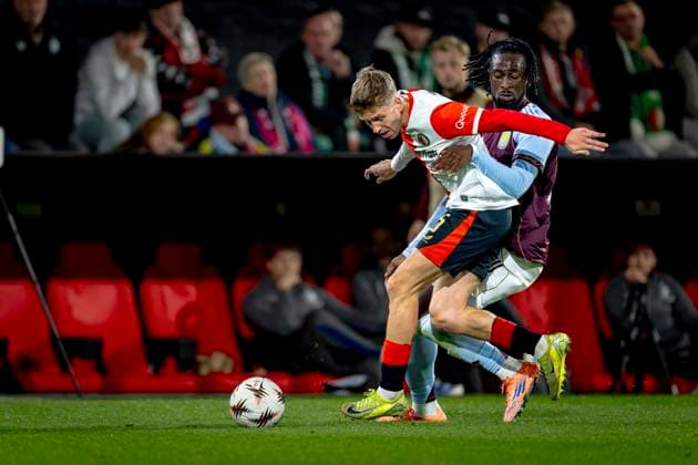 SC Feyenoord Rotterdam defender Gijs Smal, Aston Villa FC forwarder Evann Guessand during the match SC Feyenoord Rotterdam vs Aston Villa FC at the Stadium De Kuip for the Europa League - League phase - Matchday 2 season 2025-2026 in ROTTERDAM, Netherlands on 2 oktober 2025, (photo by Marcel van Dorst EYE4images DeFodi Images) SC Feyenoord Rotterdam defender Gijs Smal, Aston Villa FC forwarder Evann Guessand during the match SC Feyenoord Rotterdam vs Aston Villa FC at the Stadium De Kuip for the Europa League League phase Matchday 2 season 2025 2026 in ROTTERDAM, Netherlands on 2 oktober 2025, photo by Marcel van Dorst EYE4images DeFodi Images