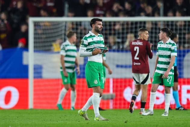 UEFA Europa Conference League Group Phase, Stadion Letna, Prague, Czech Republic 2 10 2025 Sparta Praha vs Shamrock Rovers Rovers Danny Mandroiu dejected after his side concedes a fourth goal Danny Mandroiu dejected after his side concedes a fourth goal 2 10 2025  Copyright: x INPHO RyanxByrnex RB1_8584