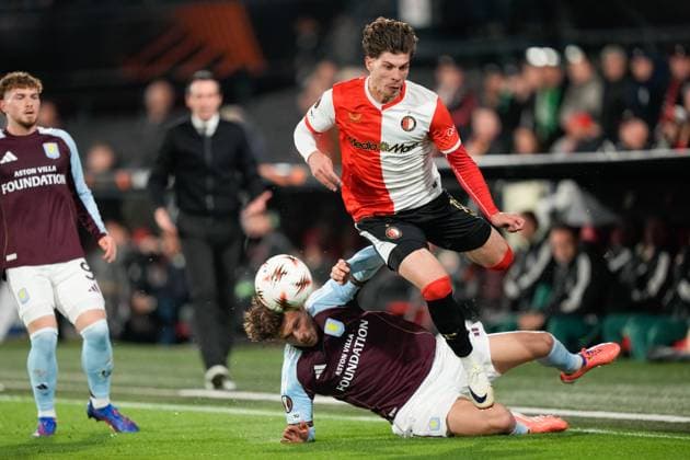 ROTTERDAM, 02-10-2025, Stadium de Kuip , season 2025 2026 , Europa League football . Match between Feyenoord and Aston Villa , Picture shows Feyenoord player Jordan Bos Feyenoord - Aston Villa  x31326701x Copyright: