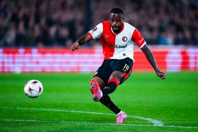 UEFA Europa League: Feyenoord Rotterdam v Aston Villa F.C. Rotterdam - Cyle Larin of Feyenoord Rotterdam during the second match of the UEFA Europa League 2025 2026. The match is set between Feyenoord Rotterdam and Aston Villa F.C. at Stadion Feijenoord De Kuip on 2 October 2025 in Rotterdam, The Netherlands. (VK Sportphoto Danny de Groot) Copyright: xDannyxdexGrootx