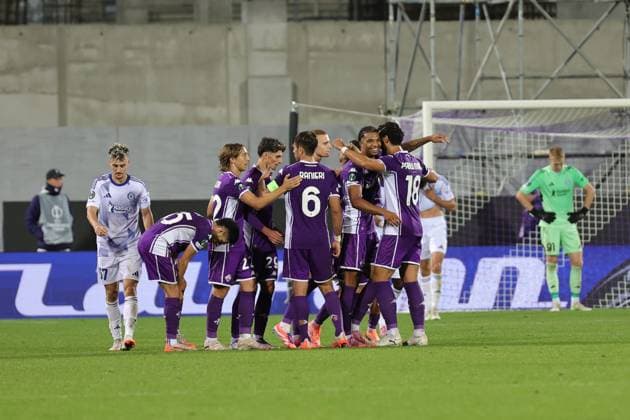 ACF Fiorentina v SK Sigma Olomouc - UEFA Conference League 2025 26 Cher Ndour of ACF Fiorentina celebrates with teammates after scoring goal during the first match in the UEFA Conference League group Stage between ACF Fiorentina and SK Sigma Olomouc on October 2 ,2025 at Stadium Artemio Franchi, Florence , Italy Florence ITALIA  Copyright: xAndreaxMartinix originalFilename:martini-acffiore251002_npOWE.jpg