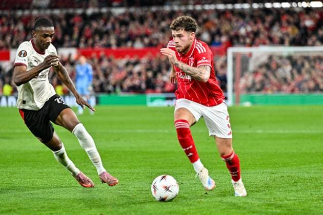 2nd October 2025; The City Ground, Nottingham, England; UEFA Europa League Football, Nottingham Forest versus Midtjylland; Neco Williams of Nottingham Forest on the ball  GodfreyxPitt