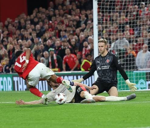 Nottingham Forest v FC Midtjylland UEFA Europa League Dan Ndoye of Nottingham Forest shot is stopped by Mads Bech Sorensen of FC Midtjylland during the UEFA Europa League match at the City Ground, Nottingham UK Newspapers OUT Copyright: xAndyxSumnerx FIL-22309-0060