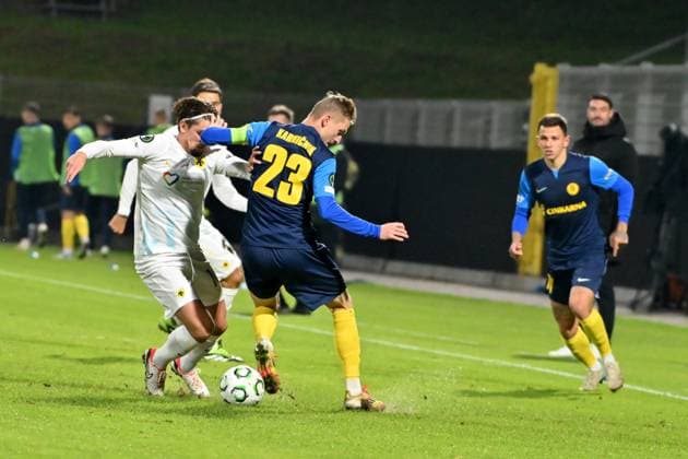 Celje, Slovenia, October 02nd 2025, Zan Karnicnik of Celje (R) in action during the UEFA Conference League, League phase Matchday 1, between Celje (Slovenia) and AEK Athens (Greece) at Stadion Celje, Celje, Slovenia. (Photo by Igor Kupljenik Sports Press Photo) Copyright: xIgorxKupljenikx xSPPx Sportspressphoto_SPR36746