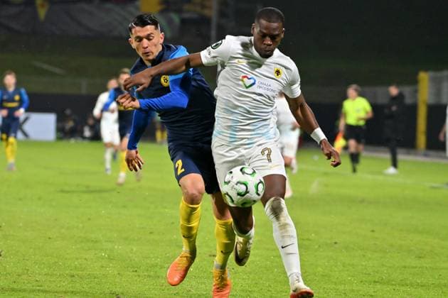 Celje, Slovenia, October 02nd 2025, Juanjo Nieto of Celje (L) in action against Derek Kutesa of AEK Athens (R) during the UEFA Conference League, League phase Matchday 1, between Celje (Slovenia) and AEK Athens (Greece) at Stadion Celje, Celje, Slovenia. (Photo by Igor Kupljenik Sports Press Photo) Copyright: xIgorxKupljenikx xSPPx Sportspressphoto_SPR36751