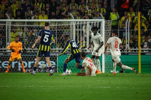 Fenerbahce vs Nice UEFA Europa League 2025-26 MD2 Dorgeles Nene of Fenerbahce SK in action during the match. Fenerbahce and Nice faced each other at UEFA Europa League 2025 26 League Phase MD2. The match took place in Ulker Fenerbahce Sukru Saracoglu Stadium on October 2, 2025. Istanbul Istanbul Turkey Copyright: xBurakxBasturkx