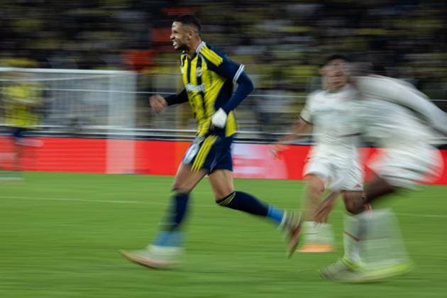 Fenerbahce vs Nice UEFA Europa League 2025-26 MD2 Youssef En-Nesyri of Fenerbahce SK in action during the match. Fenerbahce and Nice faced each other at UEFA Europa League 2025 26 League Phase MD2. The match took place in Ulker Fenerbahce Sukru Saracoglu Stadium on October 2, 2025. Istanbul Istanbul Turkey Copyright: xBurakxBasturkx