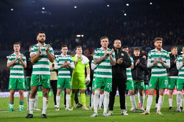 UEFA Europa Conference League Group Phase, Stadion Letna, Prague, Czech Republic 2 10 2025 Sparta Praha vs Shamrock Rovers Rovers players applauds fans after the match Rovers players applauds fans after the match 2 10 2025  Copyright: x INPHO RyanxByrnex RB2_6574