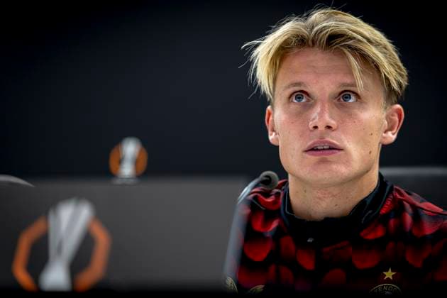SC Feyenoord Rotterdam midfielder Sem Steijn during te press conference, PK, Pressekonferenz after the match SC Feyenoord Rotterdam vs Aston Villa FC at the Stadium De Kuip for the Europa League - League phase - Matchday 2 season 2025-2026 in ROTTERDAM, Netherlands on 2 oktober 2025, (photo by Marcel van Dorst EYE4images DeFodi Images) SC Feyenoord Rotterdam midfielder Sem Steijn during te press conference after the match SC Feyenoord Rotterdam vs Aston Villa FC at the Stadium De Kuip for the Europa League League phase Matchday 2 season 2025 2026 in ROTTERDAM, Netherlands on 2 oktober 2025, photo by Marcel van Dorst EYE4images DeFodi Images