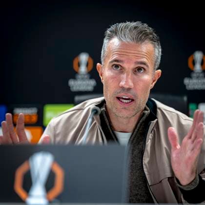 SC Feyenoord Rotterdam trainer Robin van Persie during te press conference, PK, Pressekonferenz after the match SC Feyenoord Rotterdam vs Aston Villa FC at the Stadium De Kuip for the Europa League - League phase - Matchday 2 season 2025-2026 in ROTTERDAM, Netherlands on 2 oktober 2025, (photo by Marcel van Dorst EYE4images DeFodi Images) SC Feyenoord Rotterdam trainer Robin van Persie during te press conference after the match SC Feyenoord Rotterdam vs Aston Villa FC at the Stadium De Kuip for the Europa League League phase Matchday 2 season 2025 2026 in ROTTERDAM, Netherlands on 2 oktober 2025, photo by Marcel van Dorst EYE4images DeFodi Images