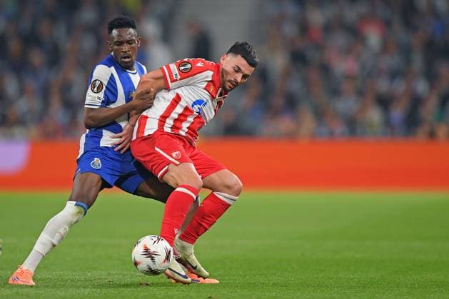 2nd October 2025; Dragao Stadium, Porto, Portugal: UEFA Europa League 2025 2026, FC Porto versus Red Star Belgrade; Zaidu Sanusi of FC Porto held off by Nemanja Radonjic of Red Star Belgrade  DanielxCastro