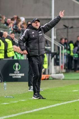 WARSZAWA 02.10.2025 MECZ 1. KOLEJKA LIGA KONFERENCJI SEZON 2025 26 --- UEFA CONFERENCE LEAGUE MATCH IN WARSAW: LEGIA WARSZAWA - SAMSUNSPOR KULUBU EDWARD IORDANESCU FOT. MARCIN SZYMCZYK FOTOPYK NEWSPIX.PL --- newspix.pl 