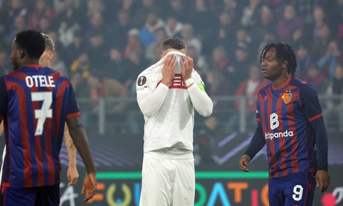 02.10.25 FC Basel - VfB Stuttgart Schweiz, Basel, 02.10.2025, Fussball, UEFA Europa League, FC Basel - VfB Stuttgart: Ermedin Demirovic (VfB Stuttgart); Enttäuschung.