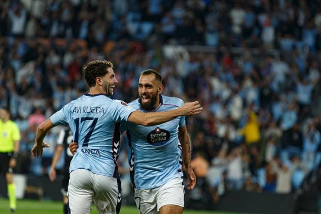 Javier Rueda and Borja Iglesias seen celebrating after scoring goal during UEFA Europa League game between RC Celta de Vigo and PAOK FC (Rodrigo Moreira Ball Raw Images) Vigo Estadio de Balaidos Spain Copyright: xRodrigoxMoreirax rodrigomoreira_celtavigo_-058
