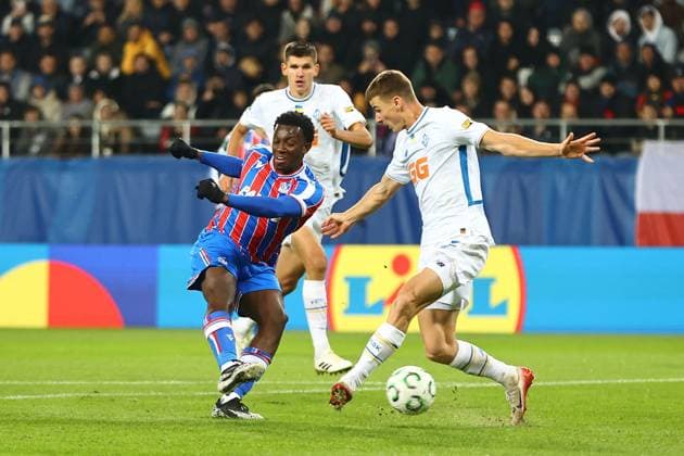 Eddie Nketiah of Crystal Palace goal is disallowed by VAR Dynamo Kyiv v Crystal Palace, UEFA Conference League, Group Stage, Football, Lublin Arena, Lublin, Poland - 02 Oct 2025Lublin Lublin Arena Poland EDITORIAL USE ONLY No use with unauthorised audio, video, data, fixture lists, club league logos or live services. Online in-match use limited to 120 images, no video emulation. No use in betting, games or single club league player publications. Copyright: xMichaelxZemanek Shutterstockx 15504054az