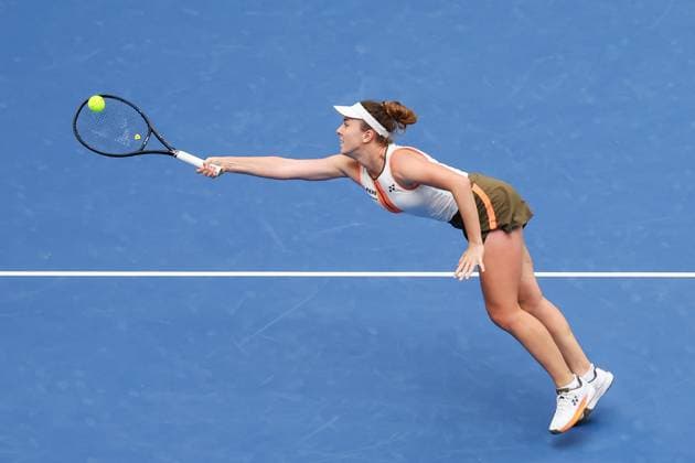 BEIJING, CHINA - OCTOBER 03: Linda Noskova of Czech Republic competes in the Women s Singles Quarterfinal match against Sonay Kartal of Great Britain on day 12 of the 2025 China Open at the National Tennis Center on October 3, 2025 in Beijing, China.  Copyright: xVCGx 111594814129