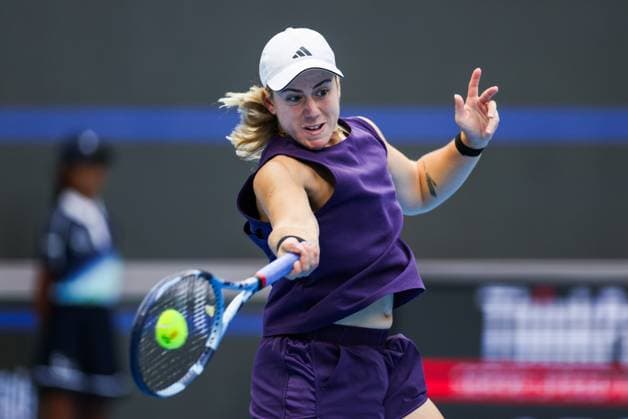 BEIJING, CHINA - OCTOBER 03: Sonay Kartal of Great Britain competes in the Women s Singles Quarterfinal match against Linda Noskova of Czech Republic on day 12 of the 2025 China Open at the National Tennis Center on October 3, 2025 in Beijing, China.  Copyright: xVCGx 111594813802