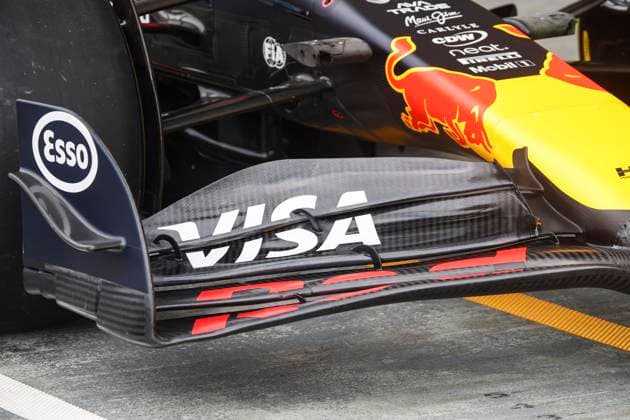 F1 - SINGAPORE GRAND PRIX 2025 Red Bull Racing RB21, mechanical detail front wing aerodynamism, aerodynamic, aerodynamics during the 2025 Formula 1 Singapore Grand Prix, 18th round of the 2025 FIA Formula One World Championship, WM, Weltmeisterschaft from October 3 to 5, 2025 on the Marina Bay Street Circuit, in Singapore - SingaporeSingapore  Copyright: xXavixBonillax