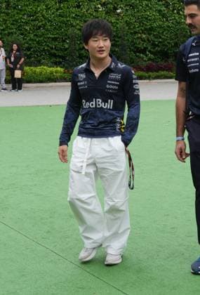 FORMULA 1 SINGAPORE AIRLINES SINGAPORE GRAND PRIX 2025 03.10.2025, Marina Bay Street Circuit, Singapore, FORMULA 1 SINGAPORE AIRLINES SINGAPORE GRAND PRIX 2025 , im Bild Yuki Tsunoda (JPN), Oracle Red Bull Racing