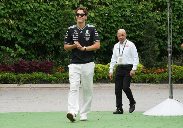 FORMULA 1 SINGAPORE AIRLINES SINGAPORE GRAND PRIX 2025 03.10.2025, Marina Bay Street Circuit, Singapore, FORMULA 1 SINGAPORE AIRLINES SINGAPORE GRAND PRIX 2025 , im Bild George Russell (GBR), Mercedes-AMG Petronas Formula One Team