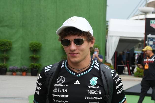 FORMULA 1 SINGAPORE AIRLINES SINGAPORE GRAND PRIX 2025 03.10.2025, Marina Bay Street Circuit, Singapore, FORMULA 1 SINGAPORE AIRLINES SINGAPORE GRAND PRIX 2025 , im Bild Andrea Kimi Antonelli (ITA), Mercedes-AMG Petronas Formula One Team