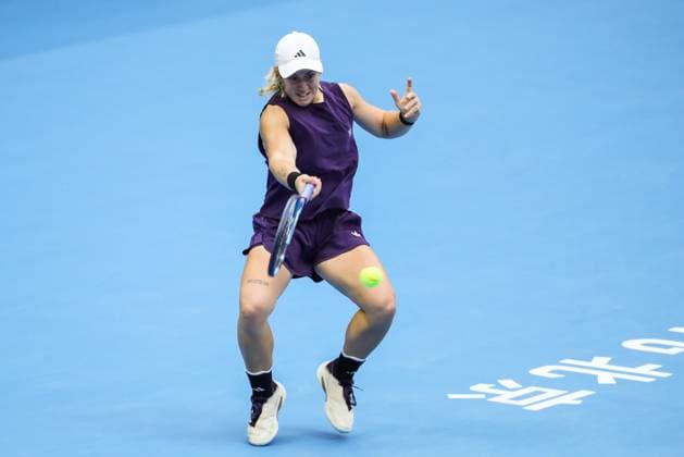 BEIJING, CHINA - OCTOBER 03: Sonay Kartal of Great Britain competes in the Women s Singles Quarterfinal match against Linda Noskova of Czech Republic on day 12 of the 2025 China Open at the National Tennis Center on October 3, 2025 in Beijing, China.  Copyright: xVCGx 111594824781